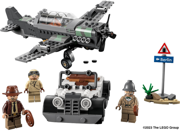 LEGO® Flucht vor dem Jagdflugzeug 77012