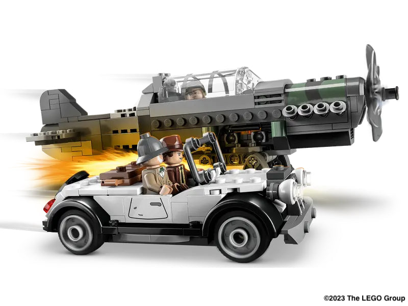 LEGO® Flucht vor dem Jagdflugzeug 77012